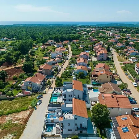 Lara Nova Vas * Porec
