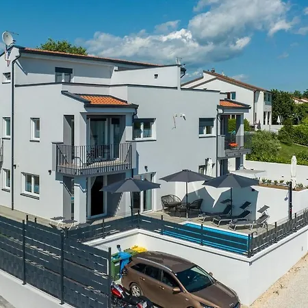 Ferienhaus Lara Nova Vas Poreč